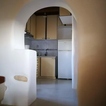 Lana's Parikia (Paros)